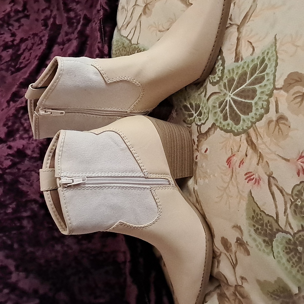 Ankle boots